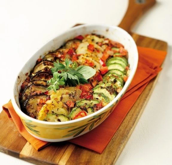 Τα φαγητά του καλοκαιριού: Μόνο σε αυτή την εποχή ταιριάζουν